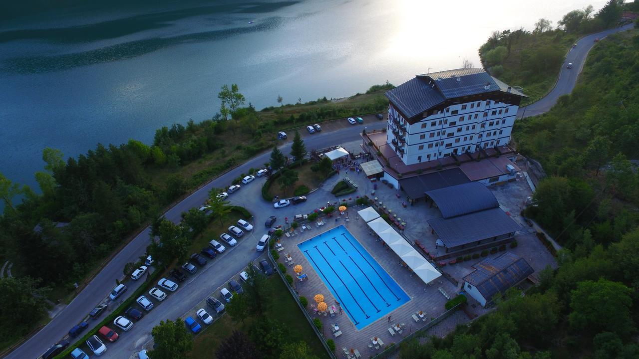 Park Hotel Скано Екстериор снимка